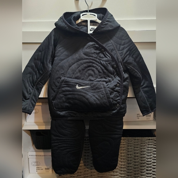 Nike Black and Beige Hoodie Set - Picture 5 of 9